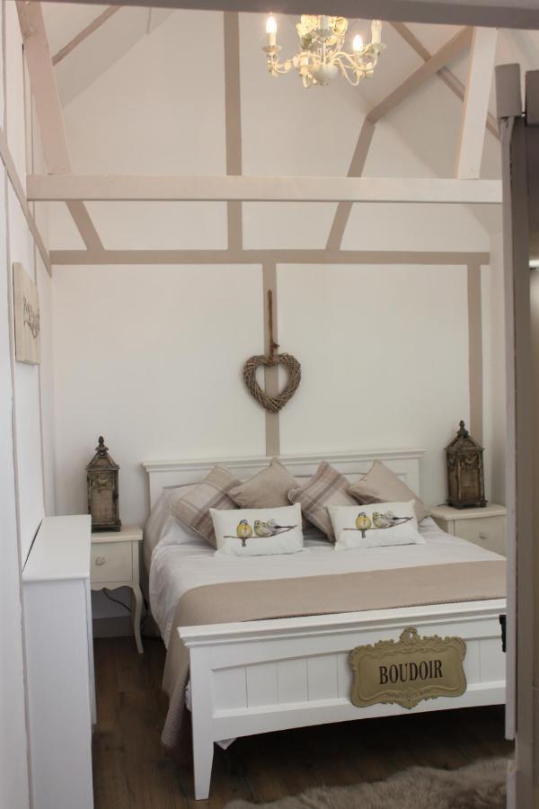 Beautiful Barn Conversion, 3 Bed, Hot Tub, Sauna, Gym, Enclosed Garden Райд Экстерьер фото
