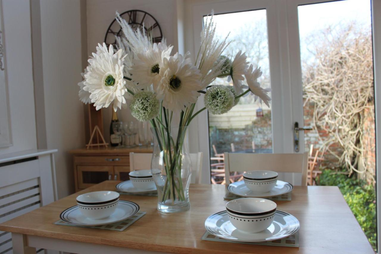 Beautiful Barn Conversion, 3 Bed, Hot Tub, Sauna, Gym, Enclosed Garden Райд Экстерьер фото